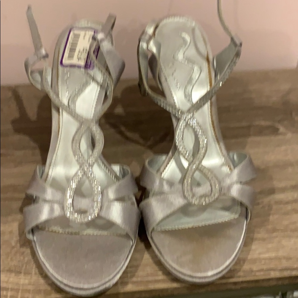 New never worn gorgeous heels